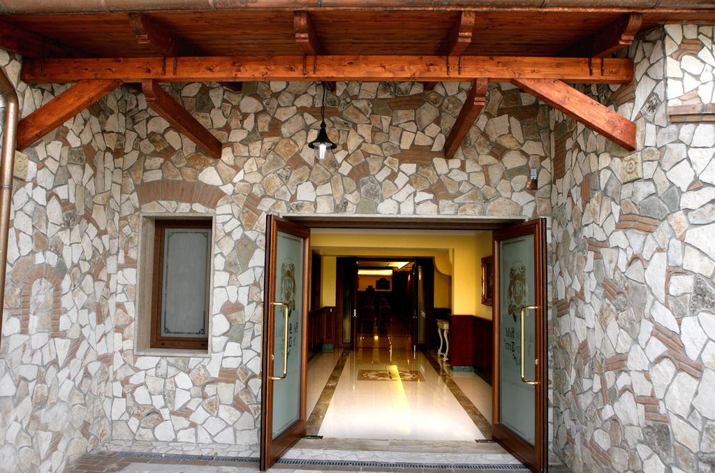 Bel Sito Hotel Due Torri Manocalzati Экстерьер фото