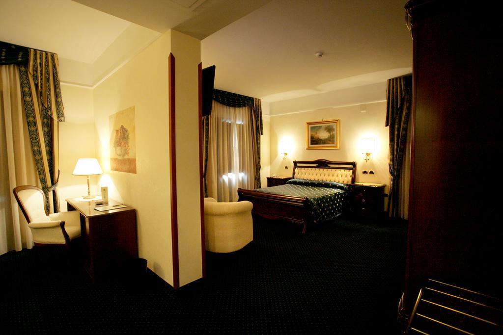 Bel Sito Hotel Due Torri Manocalzati Экстерьер фото