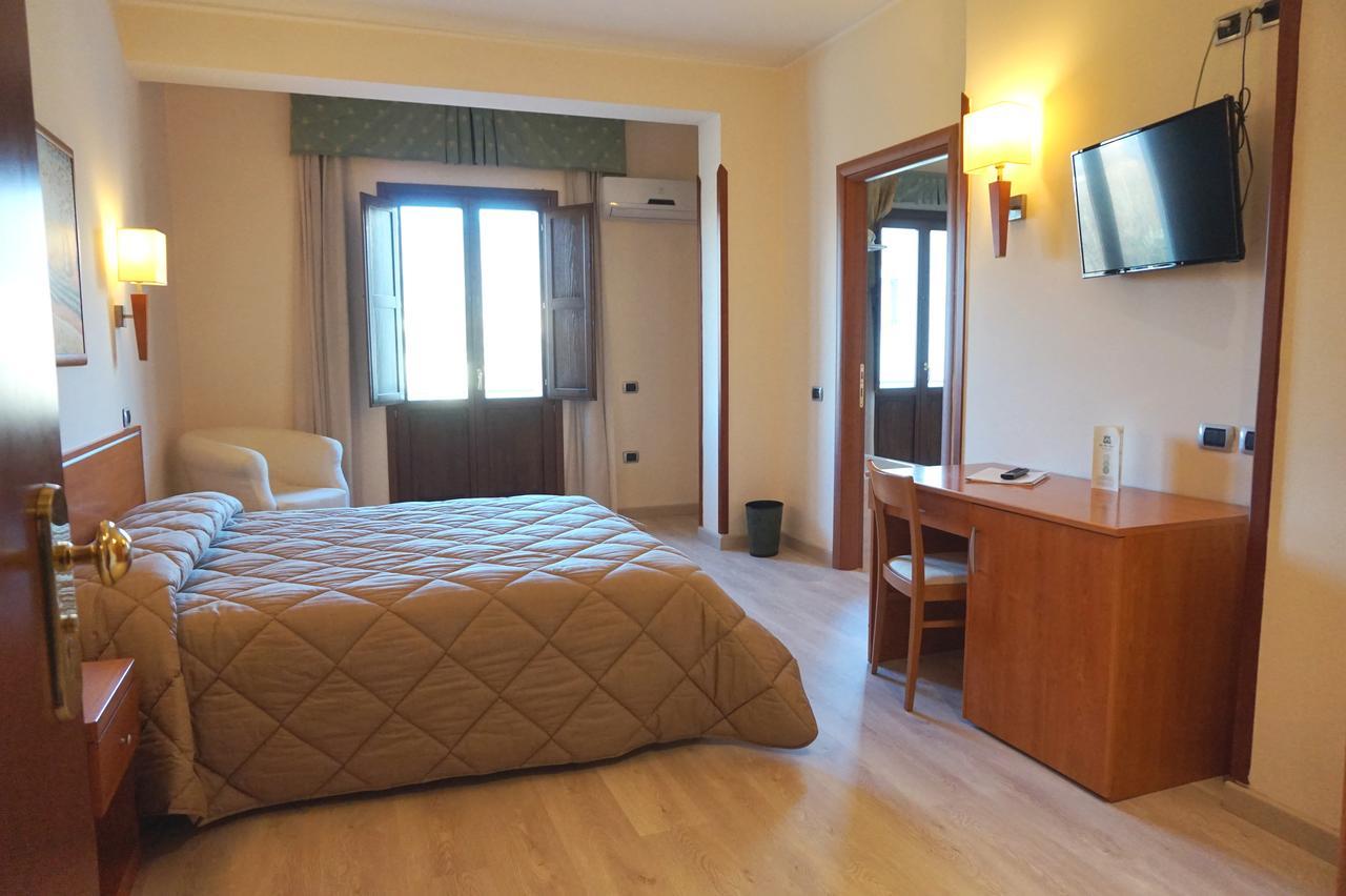 Bel Sito Hotel Due Torri Manocalzati Экстерьер фото