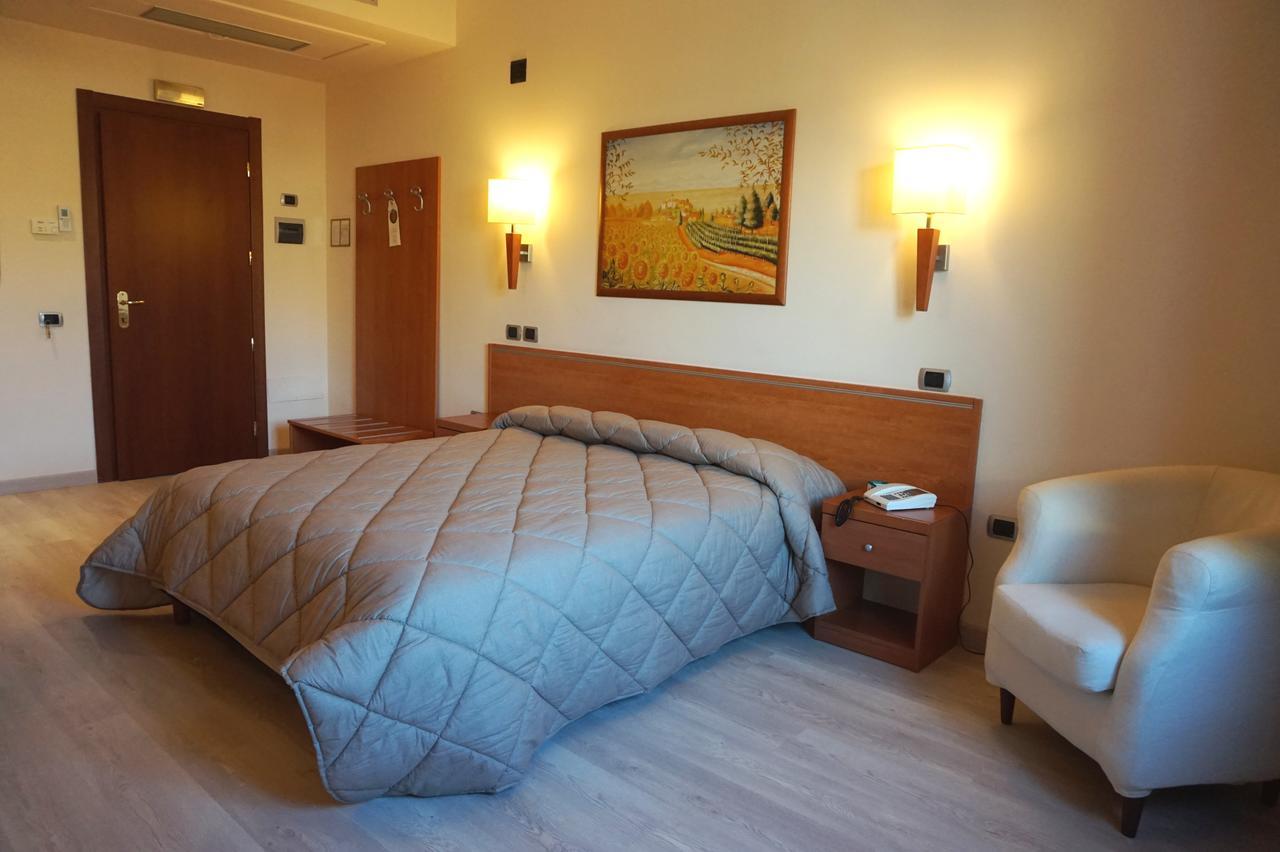Bel Sito Hotel Due Torri Manocalzati Экстерьер фото