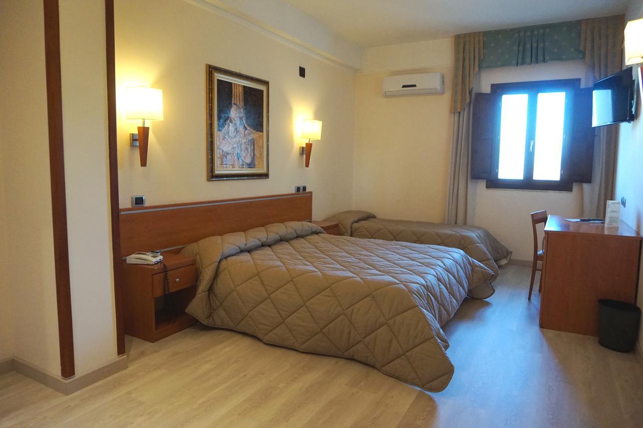 Bel Sito Hotel Due Torri Manocalzati Экстерьер фото