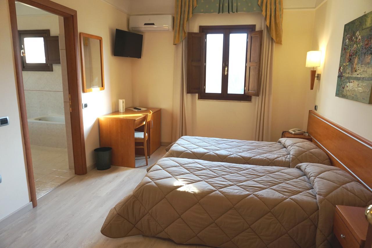 Bel Sito Hotel Due Torri Manocalzati Экстерьер фото