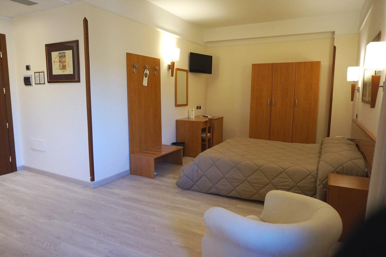 Bel Sito Hotel Due Torri Manocalzati Экстерьер фото