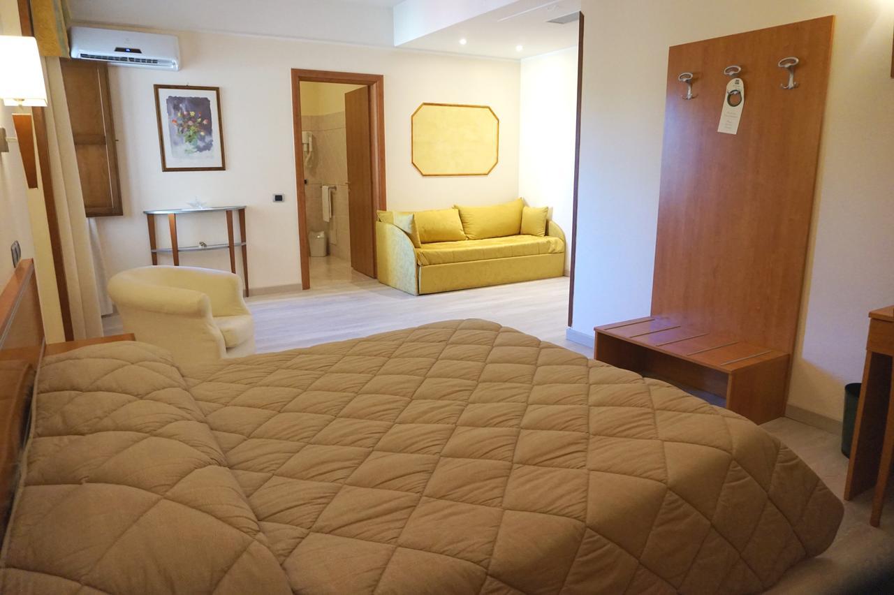 Bel Sito Hotel Due Torri Manocalzati Экстерьер фото