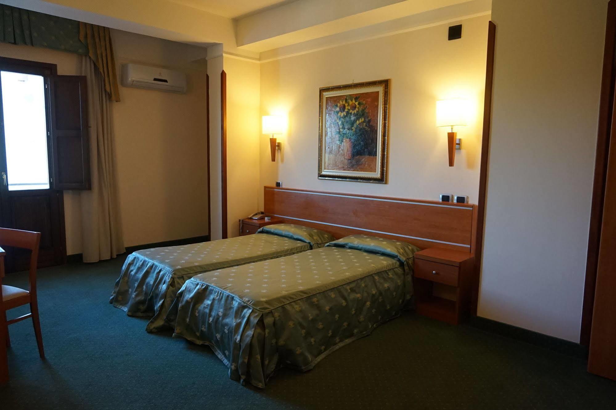 Bel Sito Hotel Due Torri Manocalzati Экстерьер фото